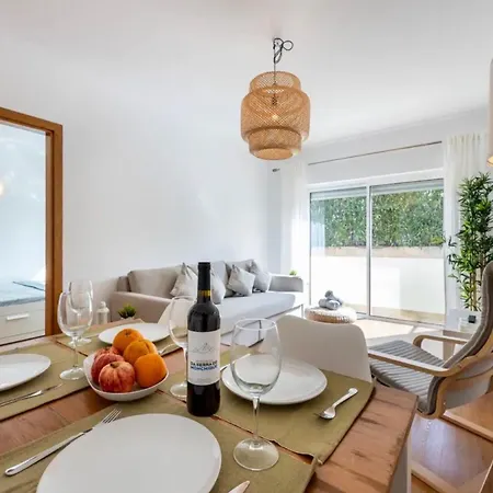 Casa Claudia - Cond Atalaia *