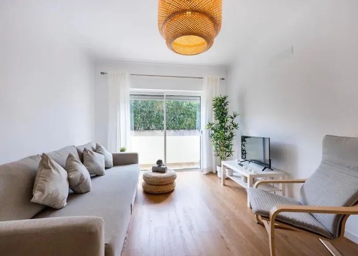 Casa Claudia - Cond Atalaia * ラゴス